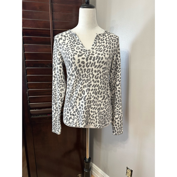 Socialite Womens Pullover Fuzzy Sweater White Leopard Print Long Sleeve S New - Picture 1 of 8